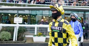 Nico de Boinville: “Hopefully, he can get back on track here in first-time cheekpieces”