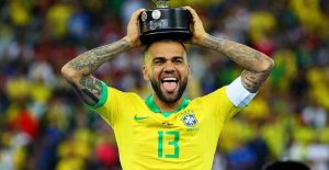 Dani s-a întors acasă. Ca să o ia de la capăt!