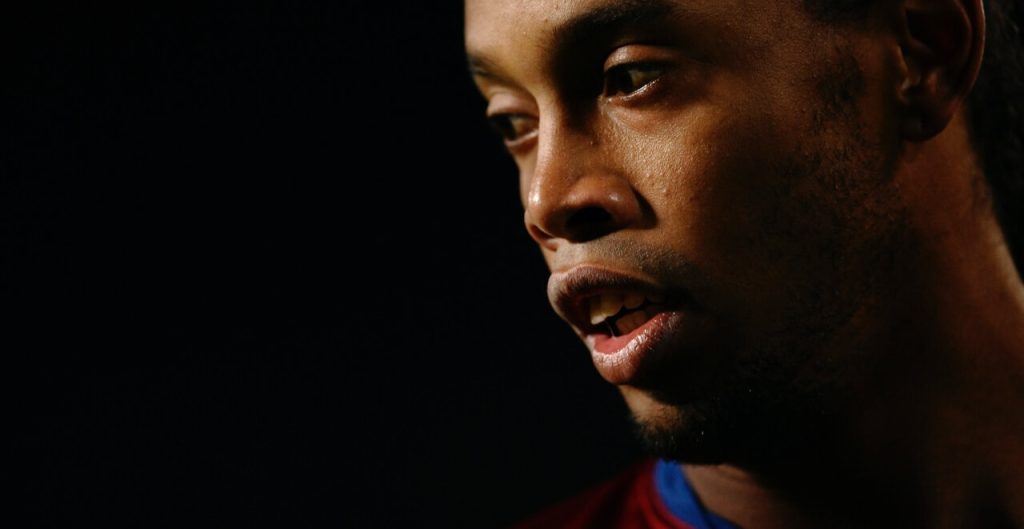 Ronaldinho, ce caută un tip ca tine într-un loc precum acesta? 1 2332161497