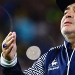Diego Maradona, în genunchi te rugăm: ai mare grijă de tine!