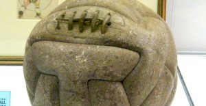 90 de ani d-atunci: mondial cu zăpadă, furtuni, 13 echipe, două mingi la finală