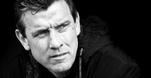 ”Acum patru zile, jucam! Acum două, luam Liga Campionilor. Azi sunt în scaun cu rotile!”