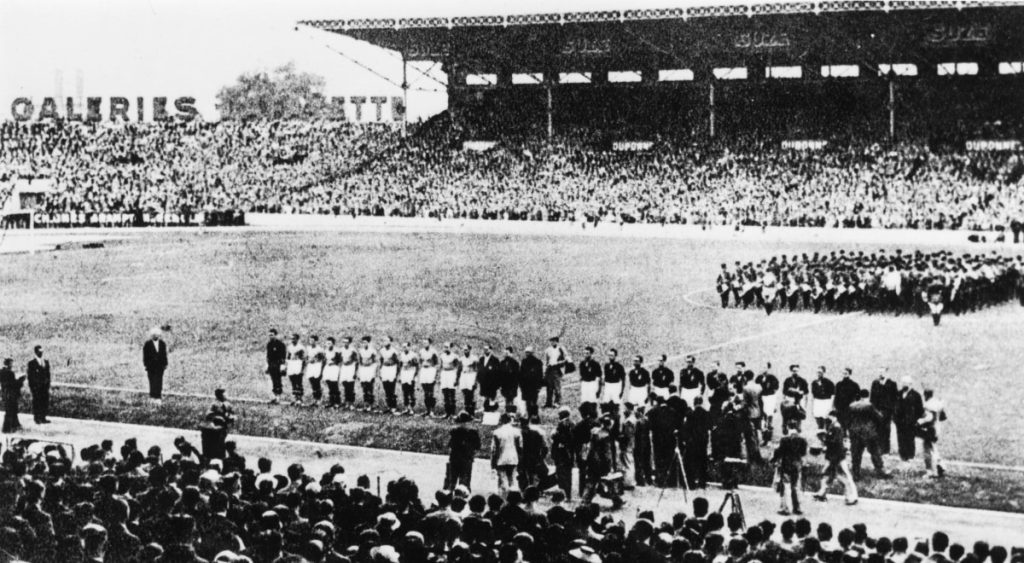 Cum i-am luat pe sus pe ”omuleții cu obrajii arși de soare și echipament învelit în hârtie de ziar” 1 1938 header