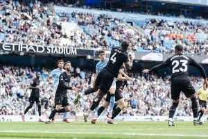 Pronostici Premier League 25/26: quote, formazioni e dove vedere il derby di Manchester
